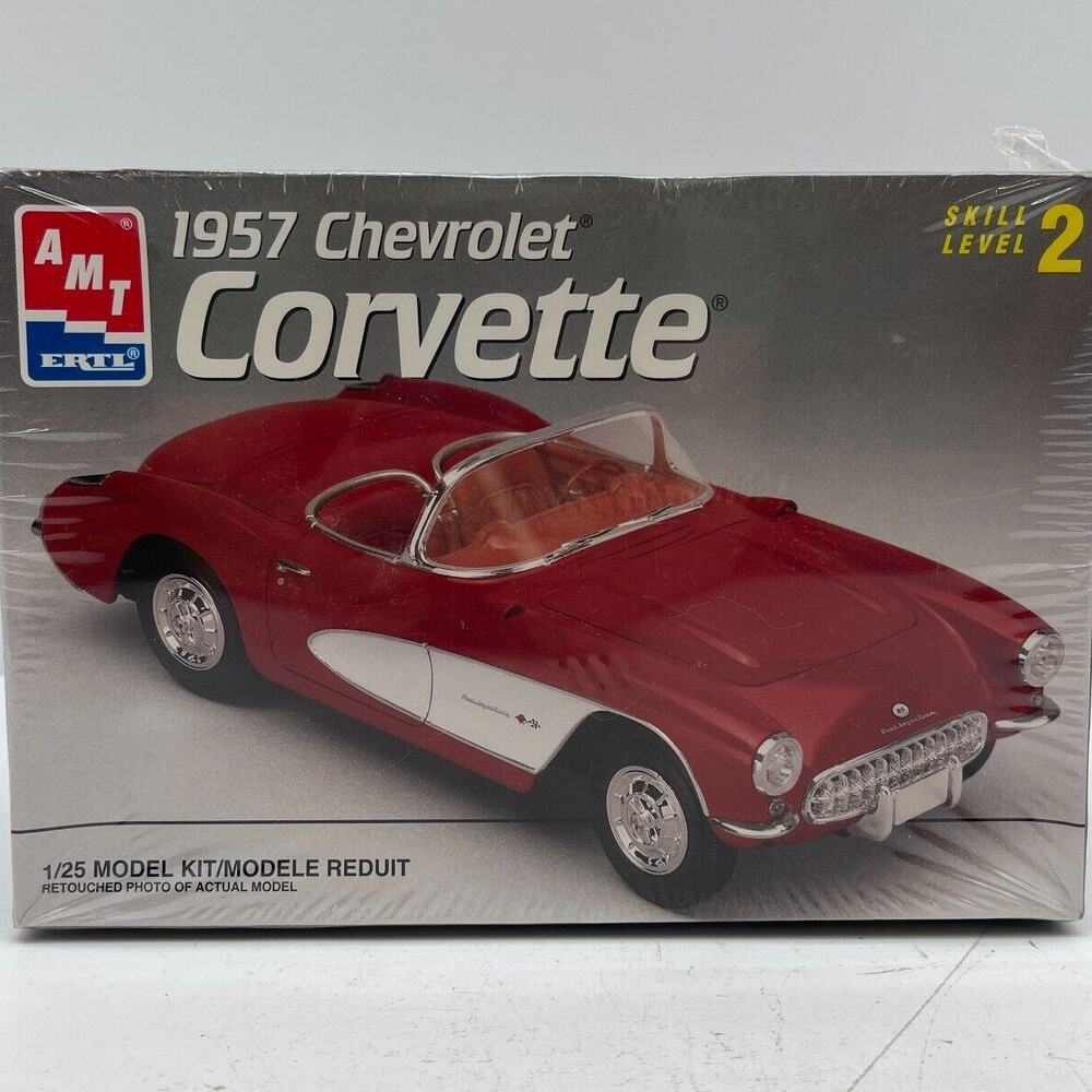 AMT 1957 Chevrolet Corvette Model Car Kit 1/25 Scale #8212 VTG 1996 New Sealed
